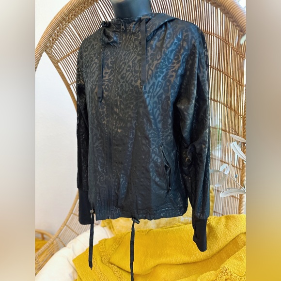 Zyia Active Size Small Leopard Windbreaker Bomber Jacket Hooded Lightweight - Picture 6 of 15